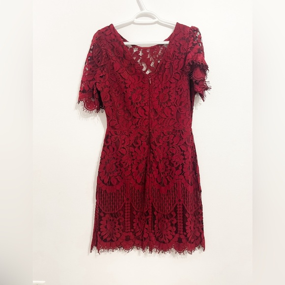 Lulus Red Lace Formal Dress Size Medium 8/10 - Picture 2 of 3